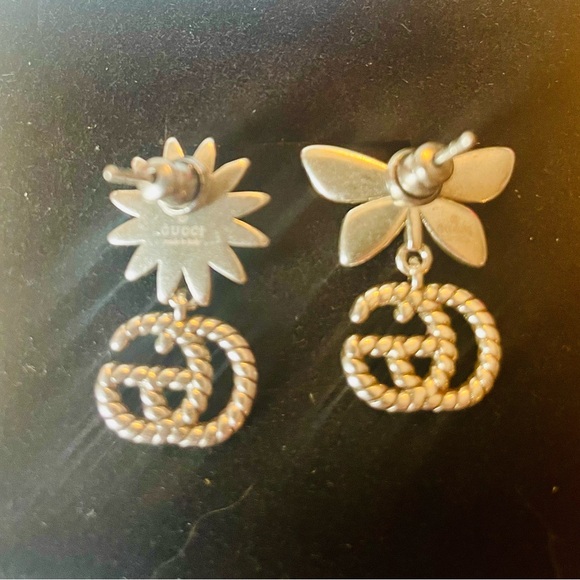 COPY - authentic Gucci Butterfly flower GG light gold mismatched dangle Earr… - Picture 2 of 4